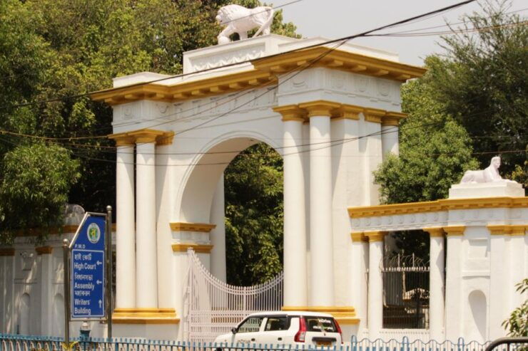 Kolkata: A Sea of Faces and A Thousand Places - Exploring Iconic Landmarks and Neighborhoods