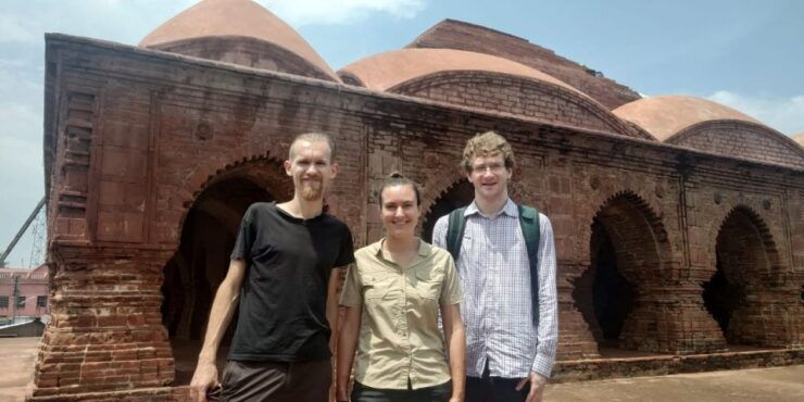 Kolkata: Bishnupur Terracotta Temples Day Trip With Weavers - Live Tour Guide