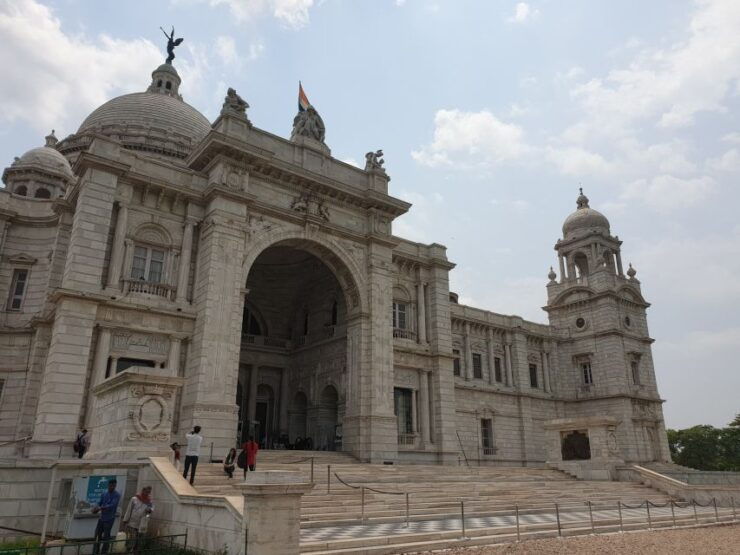 Kolkata Church Walk: Convergence of Different Faiths - Good To Know