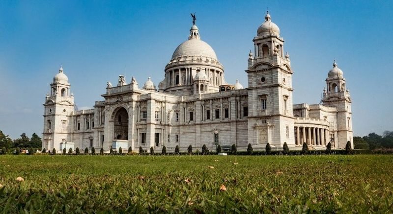 Kolkata Private Full-Day City Highlights Tour with Guide - Local life, culture, and food