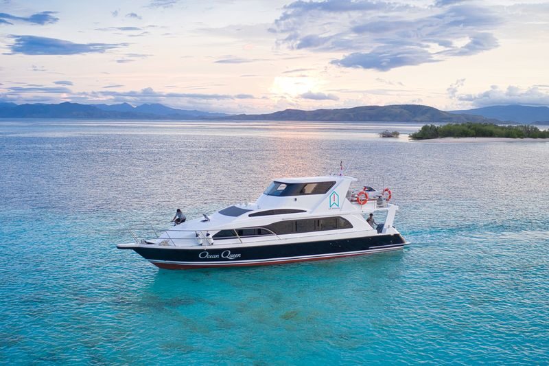 Komodo Speedboat and Island Tour from Labuan Bajo - The early run from Labuan Bajo