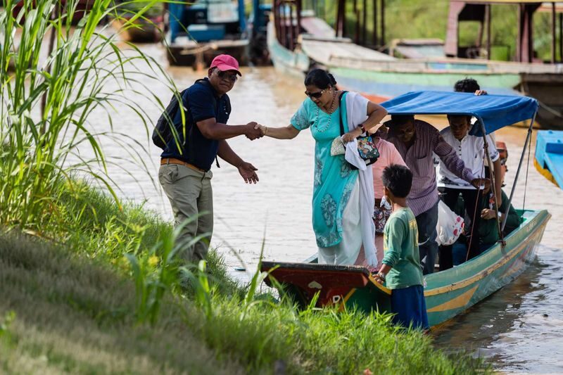 Kompong Phluk Floating Village Half-Day Tour - Seeing How Kompong Phluk Adapts