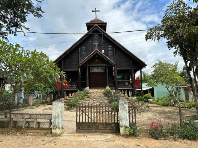 Kon Tum - Private Tour - Kon Klor Communal House