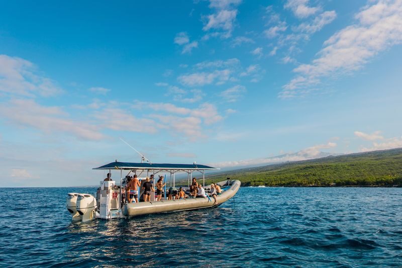 Kona Snorkel Tour | Super-Raft Experience - Guides, gear and food make the morning easier