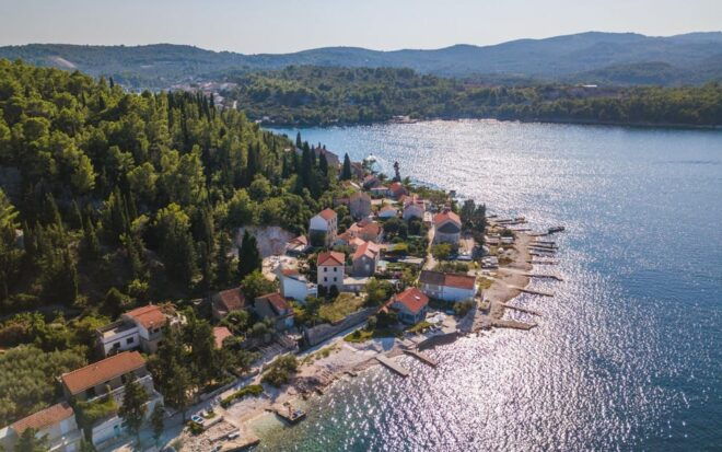 Korcula Lux Islands Picnic Boat Tour - Stupe Island