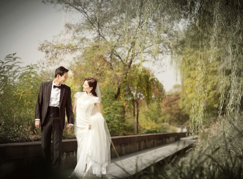 Korea Outdoor Photoshoot Experience by 9 Studio - From Apgujeong Station to the photo location