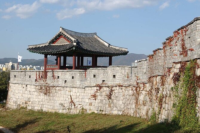 Korea Virtual Tour From Suwon, PEACEFUL Borders Ktourtop10 - Tour Guide Introduction