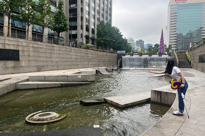 [Koreabylocal] Night Walk and Korean Barbaeque Time With Local - Meeting Point