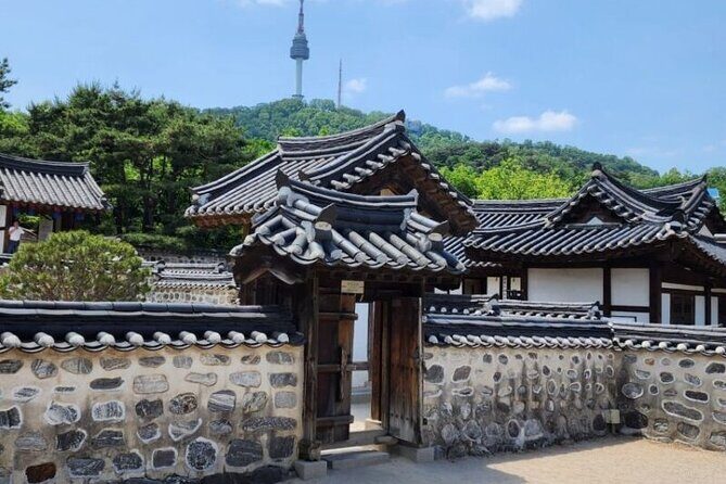 Korean Culture Trail Gyeongbokgung, Bukchon, Bugak Palgakjeong - Gwangjang Market: A Feast for the Senses