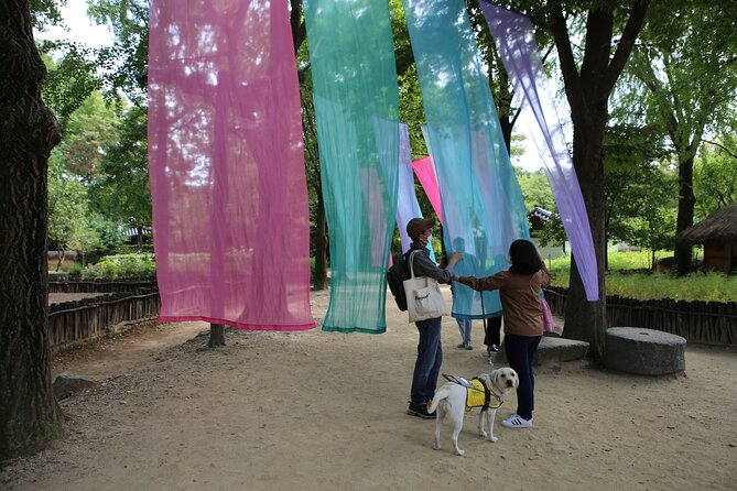 Korean Folk Village / Hanbok Experience / Tea Time [Hotelpickup] - Common Questions