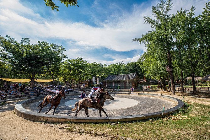 Korean Folk Village & Suwon Hwaseong Fortress Private Tour - Exploring Suwon Hwaseong Fortress