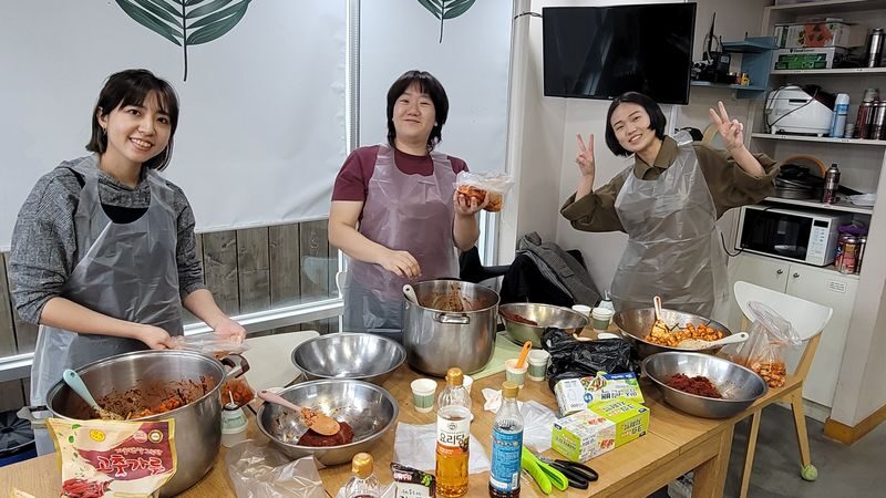Korean Radish Kimchi (Kkakdugi) Cooking Class in Busan - At a glance