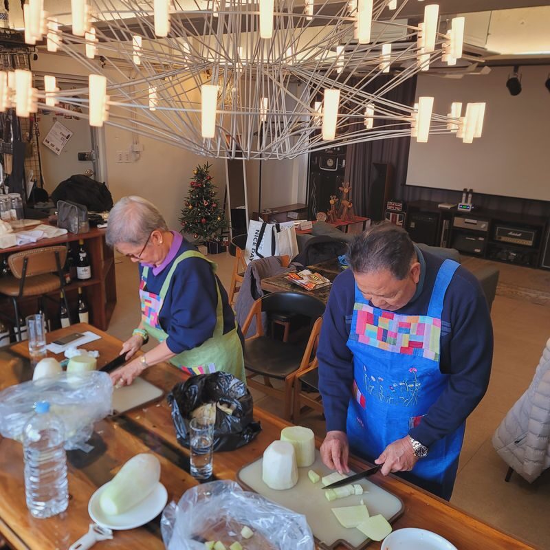 Korean Radish Kimchi (Kkakdugi) Cooking Class in Busan - Timing, meeting points, and who should book