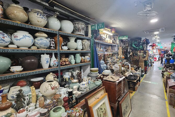 Korean Shamanism Walking Experience and Shopping in Seoul - Lunch