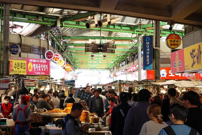 Korean Street Food in Ghwangjang and Dongdaemun Market - Exploring the Itinerary: What to Expect