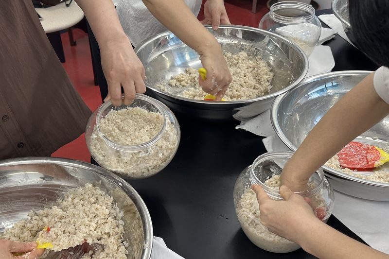 Korean Traditional Alcohol Brewing & Tasting Class - Start with rice, nuruk, and the brewing process