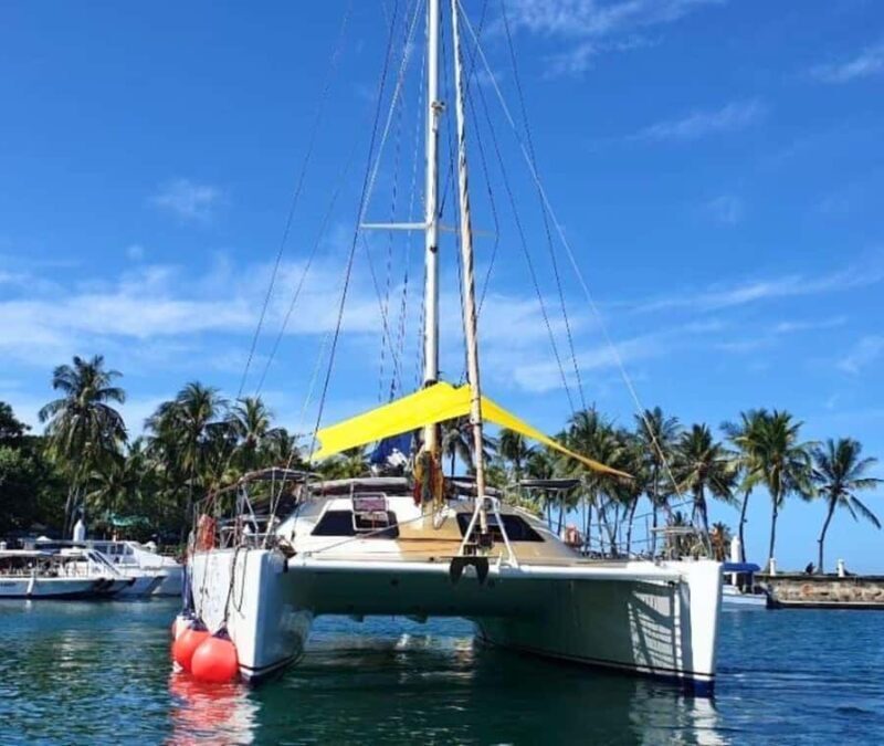 Kota Kinabalu: Snorkle from Catamaran with Meal & Activities - Paddleboarding & Kayaking