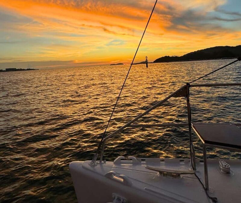 Kota Kinabalu: Snorkle from Catamaran with Meal & Activities - Lunch and Relaxation