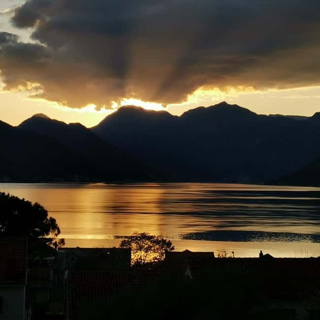 Kotor by night - Good To Know