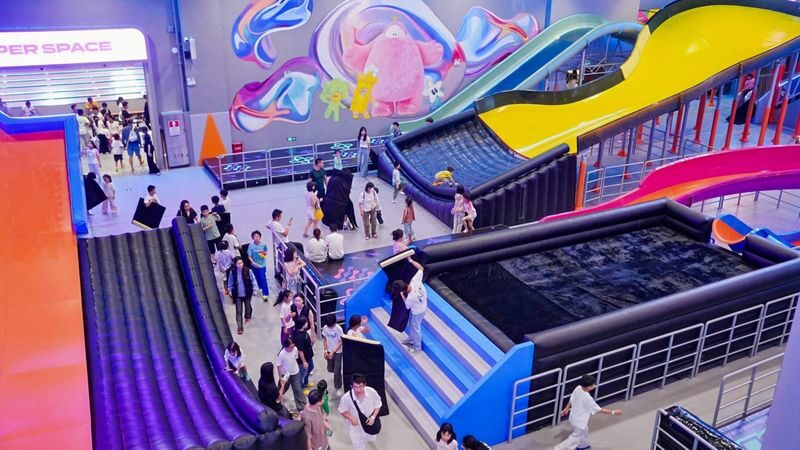 KP-FUN Super Party - Start in Area A for VR, racing, and a sea-view cat cafe