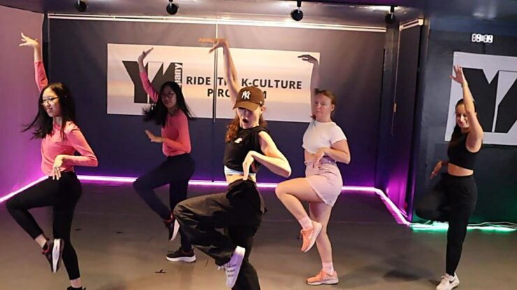Kpop Dance Lesson & Free Video Shooting in Seoul - Booking and Duration