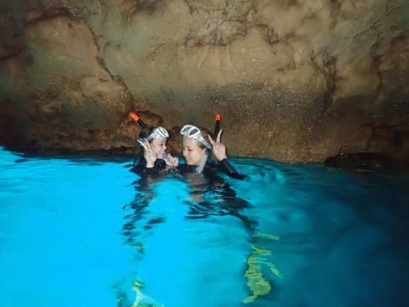 KR support: Okinawa Blue Cave Boat Snorkeling All-in-One experience - Korean-speaking support and the guide’s role