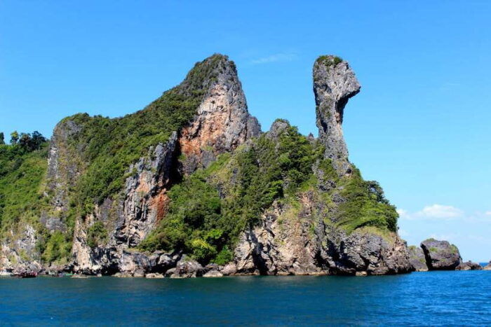 Krabi: 4 Island-Hopping Sunset Boat Tour With Night Snorkel - Relaxing at Poda Island