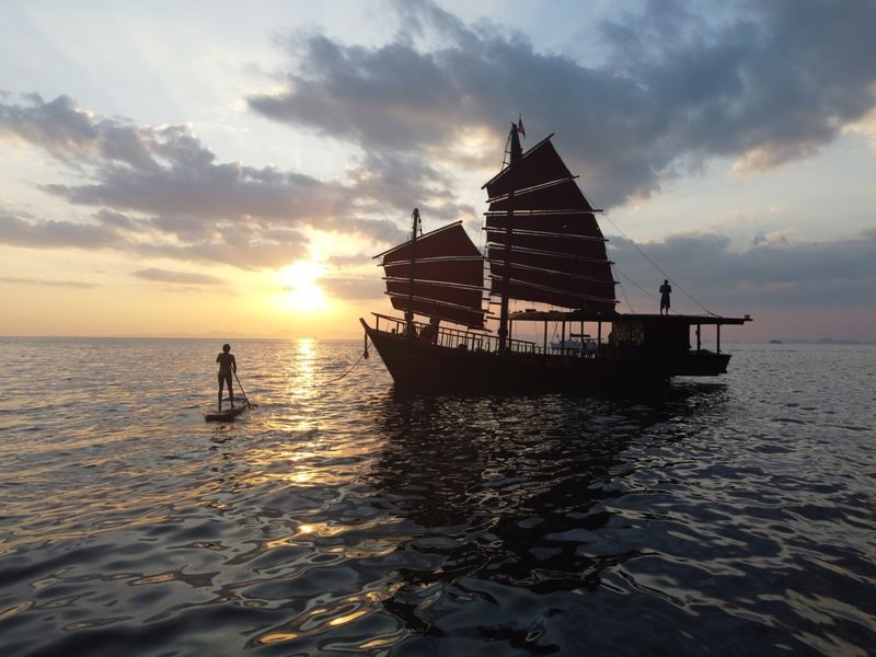 Krabi: 4 Island Sunset Snorkeling Tour + Bioluminescent Night Swim - The short version