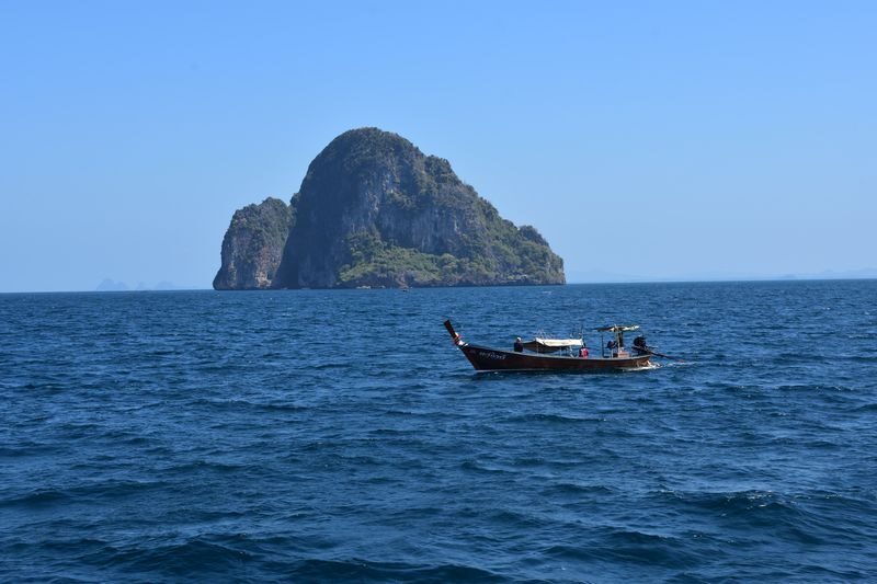 Krabi 4 Islands Half-Day Big Group Longtail Boat Tour - Koh Maa: a final water stop
