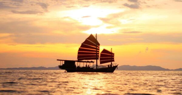 Krabi: 4-Islands Sunset Cruise With Bioluminescent Snorkel - Unique Features