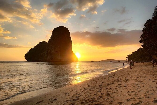 Krabi 7 Islands by Speedboat Sunset and Luminescent Plankton Swim & BBQ Dinner - Indulge in a Delicious BBQ Dinner