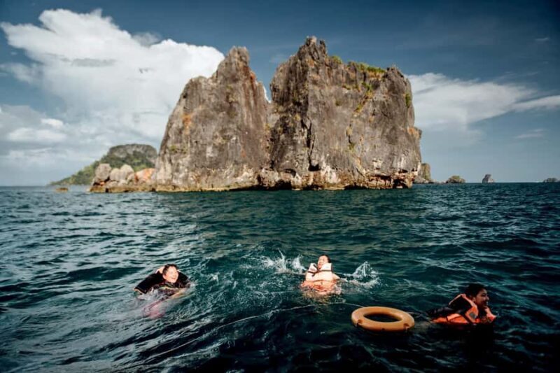 Krabi 8-Island Sunset Premium Big Boat Tour with Dinner&Wine - FAQ