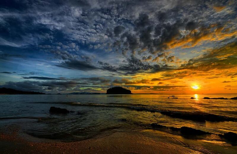 Krabi: Bioluminescent Plankton, 7 Islands sunset Tour & BBQ - Snorkeling & Sunset: The Final Beach Time