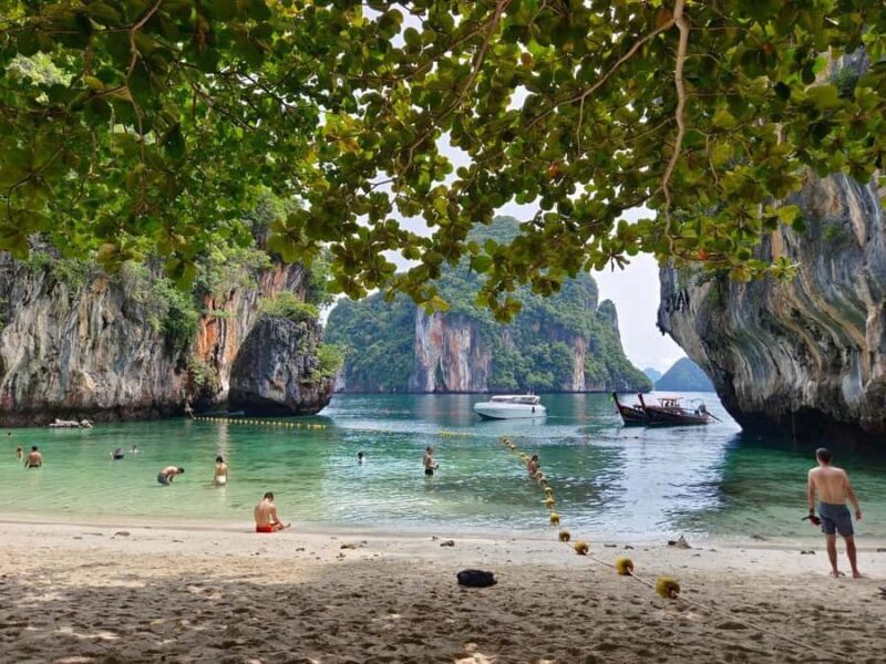 Krabi Hong Island + 4 Island by Luxury Vintage Boat - The Sum Up