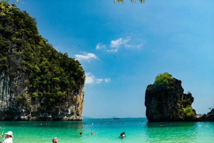 Krabi: Hong Island Day Trip by Speedboat With Thai Lunch - Experience Highlights