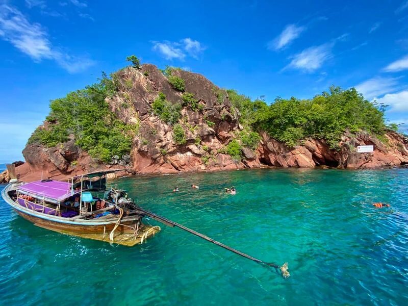 Krabi Hong Island Longtail Boat & Kayaking Tour - Longtail boat ride from Krabi