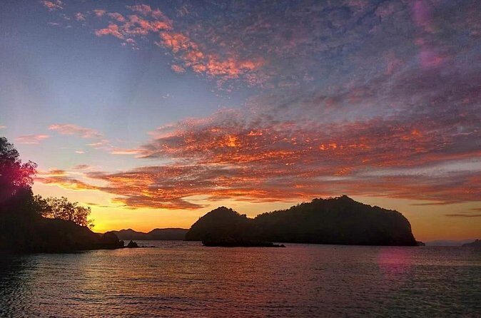 Krabi Hong Island Sunset Tour with BBQ & Night Plankton Swim - Night Swim with Bioluminescent Plankton
