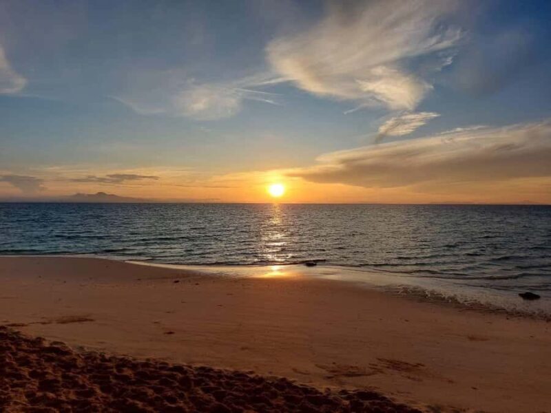 Krabi: Hong Islands Sunset Tour by Speedboat with BBQ Dinner - The Pickup and Journey to the Islands