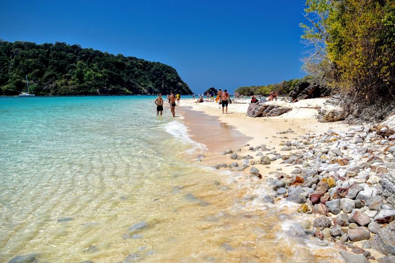 Krabi Koh Rok & Koh Haa Full-Day Snorkeling Tour - Lunch and a long pause at Ao Man Sai Beach