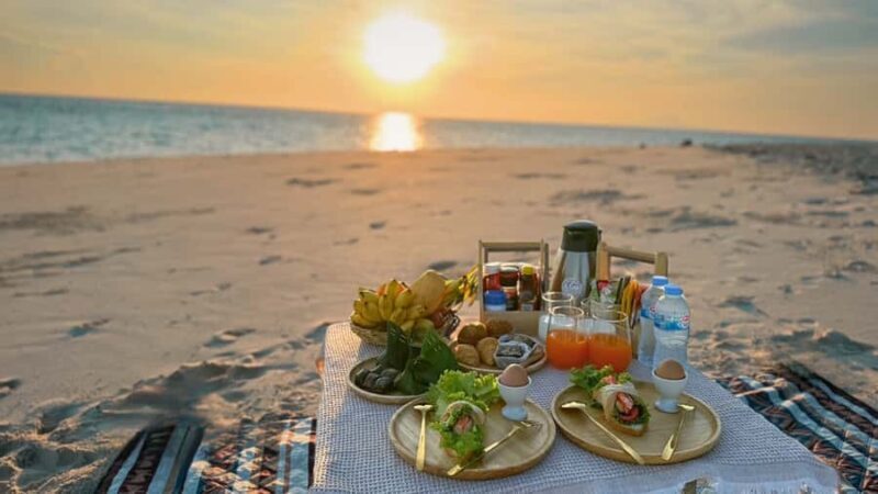 Krabi: Luxury Wooden Boat 4 Islands Sunrise With Picnic Tour - Good To Know  