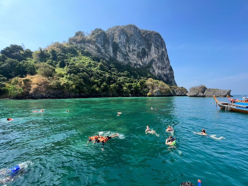 Krabi: Phi Phi and 4 Islands Day Tour by Speedboat - The speedboat tradeoff