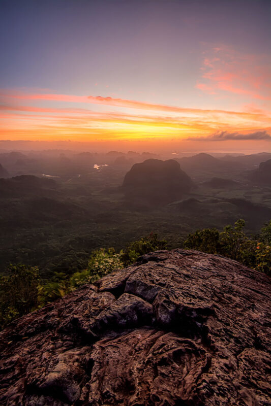 Krabi Private Car Charter Custom Tour - Tiger Cave Temple: a memorable stop with a serious climb