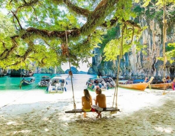Krabi: Private Full-Day Sightseeing Tour With Thai Lunch - Tiger Cave Temple