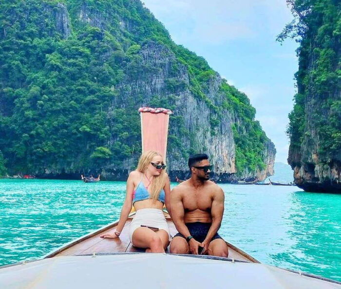 Krabi: Private Hong Island Snorkeling Tour W/ Long-Tail Boat - Capturing the Stunning Scenery