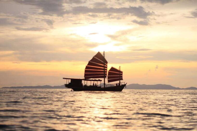 KRABI: Private Sunset Snorkeling Junk Boat Cocktail Cruise - Inclusions and Amenities