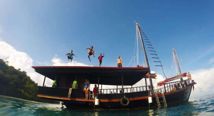 KRABI: Private Sunset Snorkeling Junk Boat Cocktail Cruise - Why Choose This Private Sunset Cruise