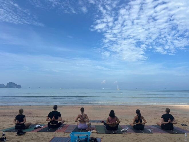 Krabi: Sunrise Yoga Balance Join-in Class - Class Format and Experience
