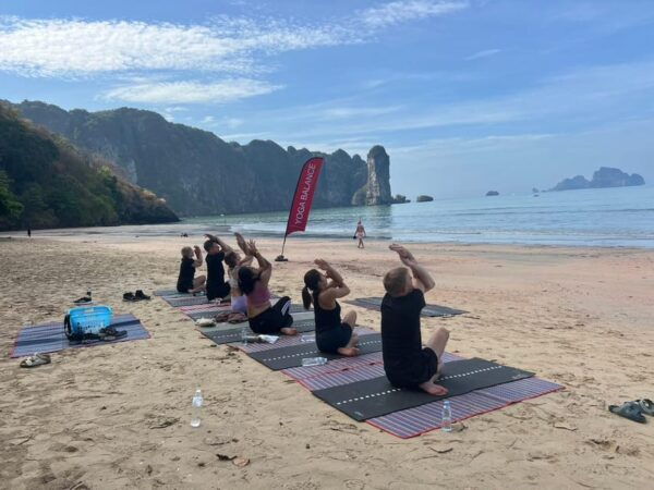 Krabi: Sunrise Yoga Balance Join-in Class - Break Down