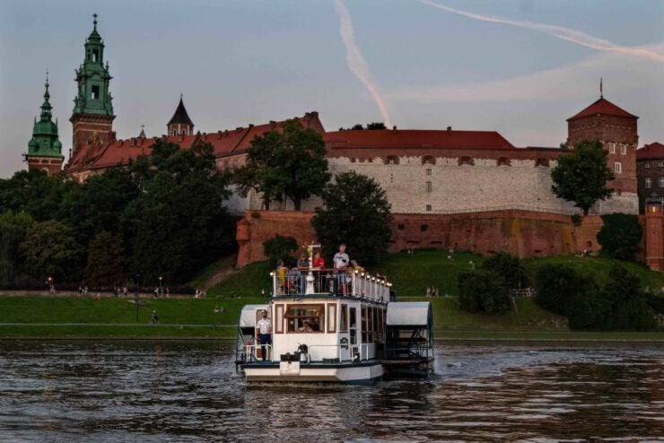Krakow: 1-Hour Evening Vistula River Cruise - Booking Details and Policies