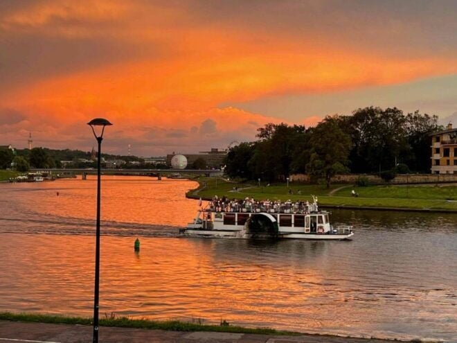 Krakow: 1-Hour Evening Vistula River Cruise - Highlights of the Itinerary